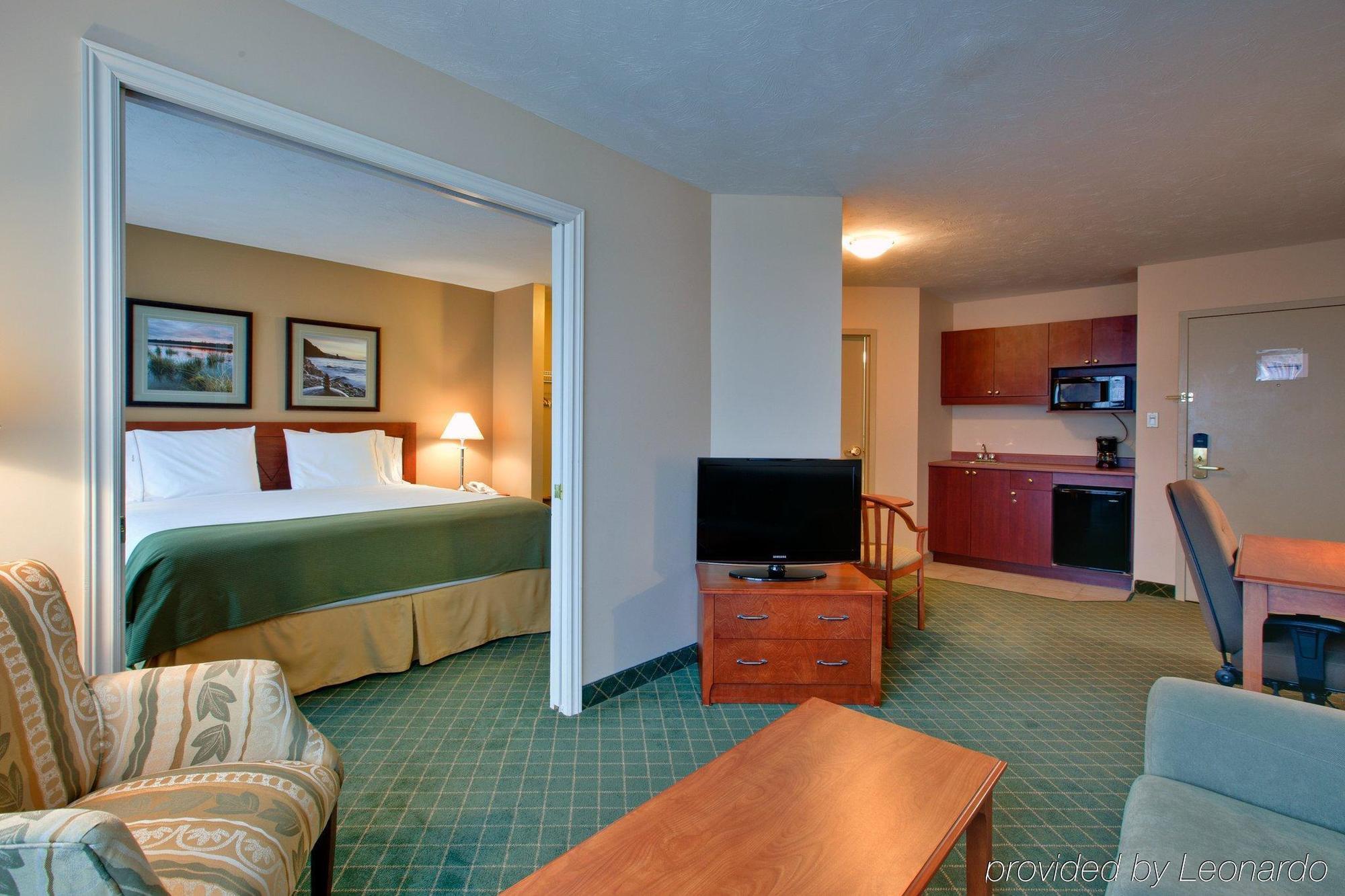 Days Inn & Suites By Wyndham Moncton Room photo