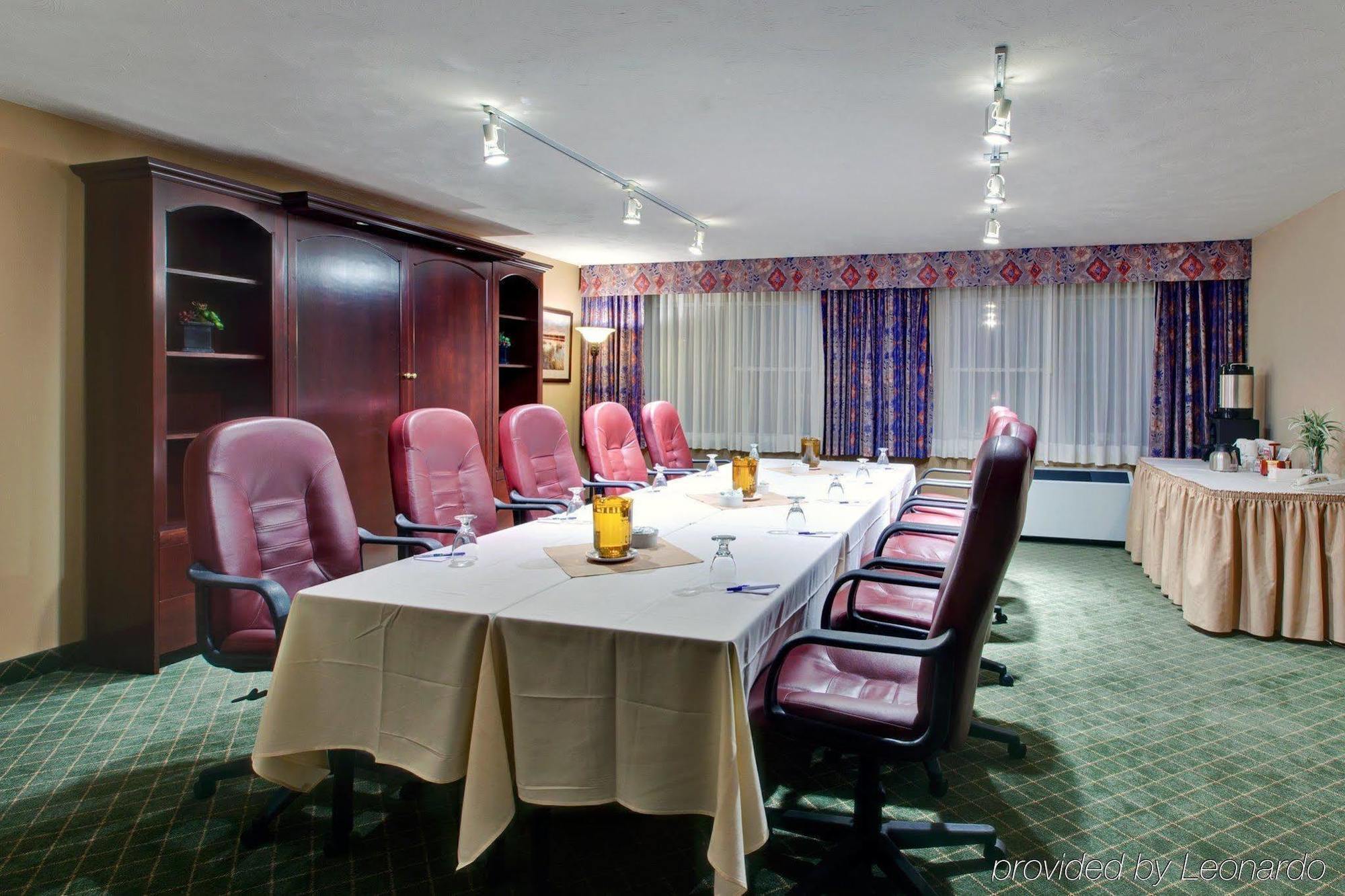 Days Inn & Suites By Wyndham Moncton Restaurant photo